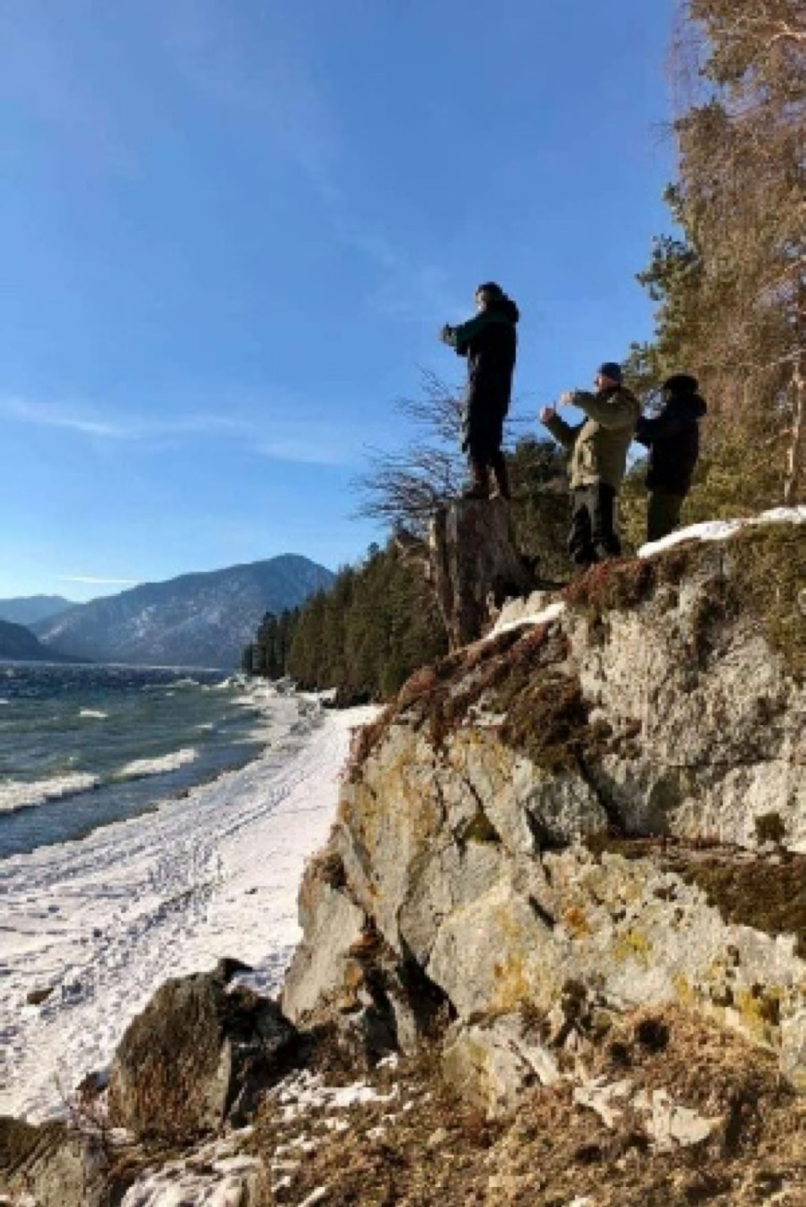 Nikolay Yakimenko group Taikiken Ritsuzen on the rocks.
